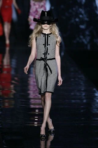 Look 15